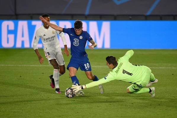 Chelsea začala lépe, Real ztrátu dotáhl. Deštivý zápas skončil remízou