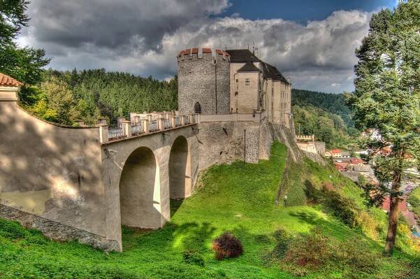 Hrad Český Šternberk, Sázavský klášter 1