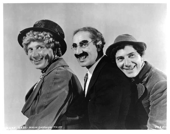 Fotografie Harpo Marx And Chico Marx In