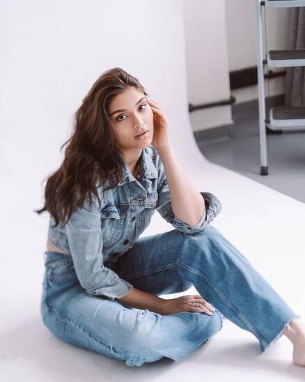 Saiee Manjrekar Biography: Wiki, Age, Career, Height, Weight, Boyfriend, Affairs, Net-worth & More - Wikipage