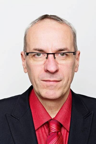 Covid ve Sněmovně: Kolářovu nákazu potvrdil PCR test. Byl i na jednání o důvěře vládě