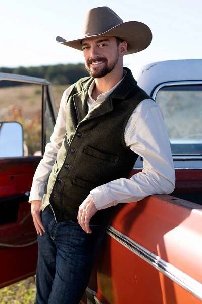 Farmer Brandon. Season 2 of FARMER WANTS A WIFE