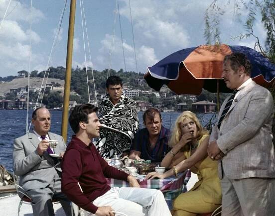 Editorial use only. No book cover usage.
Mandatory Credit: Photo by United Artists/Kobal/Shutterstock (5878925a)
Maximilian Schell, Robert Morley, Melina Mercouri, Peter Ustinov
Topkapi - 1964
Director: Jules Dassin
United Artists
USA
Scene Still