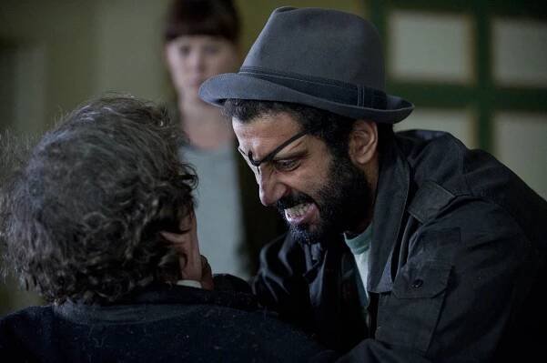 Utopia - Episode 5 - Z filmu - Adeel Akhtar