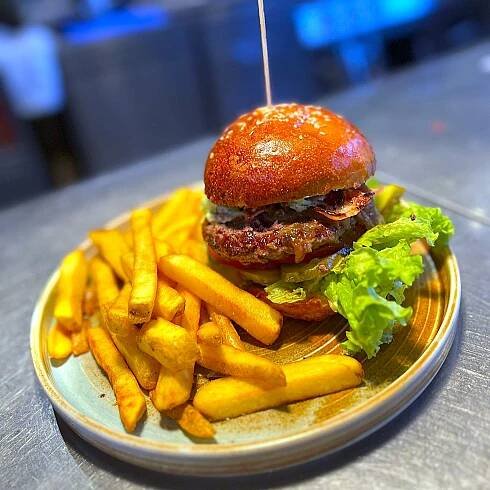 CHEESEBURGER Z BEKONEM | CHEESEBURGER WITH BACON  580g