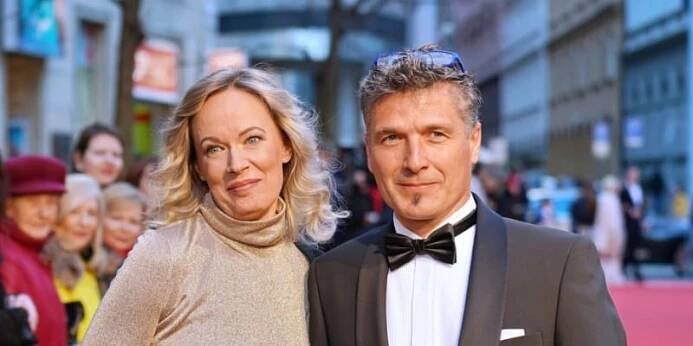 S manželem Josefem tvoří krásný pár. Mají spolu čtyři děti.