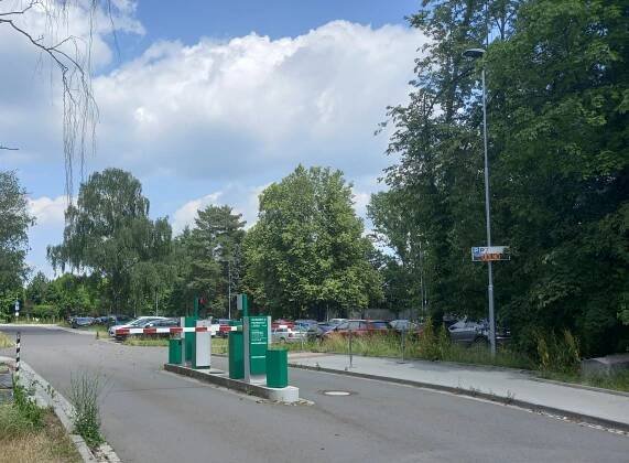 Fotogalerie • Parkoviště P2 Fakultní nemocnice Olomouc (Parkoviště - placené) • Mapy.com