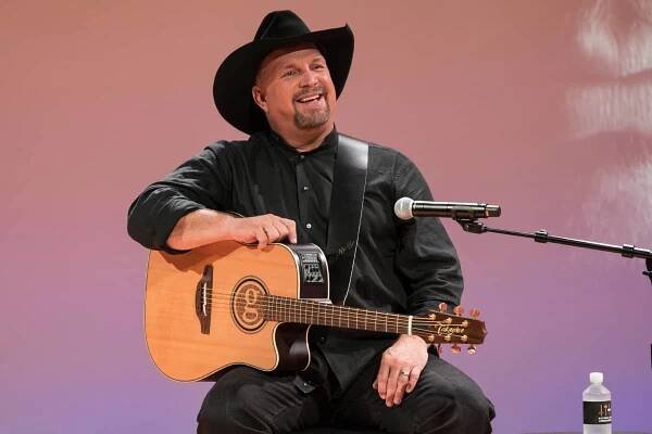 Garth Brooks; Photo by Andrew Wendowski