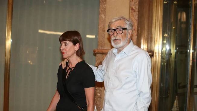 Karel Heřmánek má hrob nedaleko Bartošky: Po smrti zase spolu | Blesk.cz