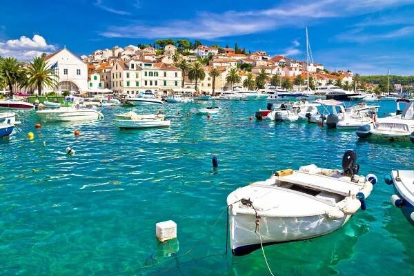 Hvar: ostrov nádherných pláží, vína a levandule | Slevomat.cz
