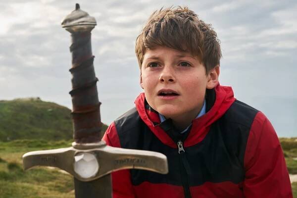 Chlapec, který se stane králem - Z filmu - Louis Ashbourne Serkis