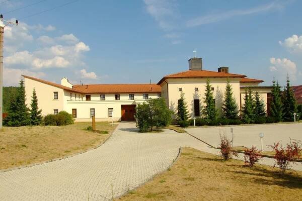 Soubor:Brno-Soběšice - klášter sester klarisek.jpg