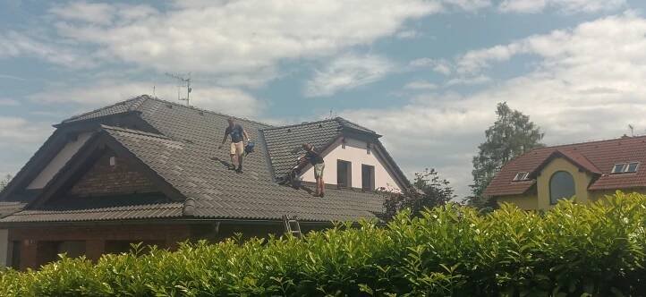Naše služby - Čištění fasád a střech pro dokonalou péči o váš dům.