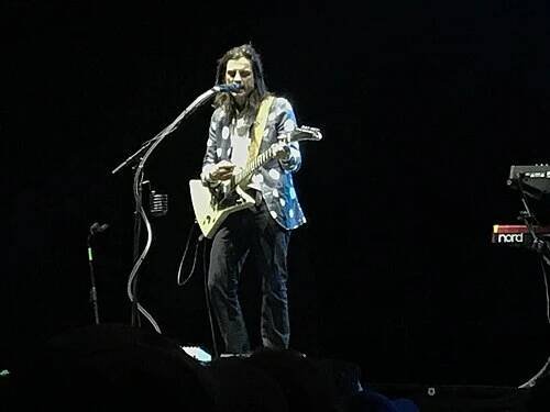 Brian Bell - Wikipedia