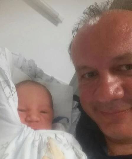 První selfie: Slovenský prezident s čerstvě narozeným synem Martinem - Expres.cz