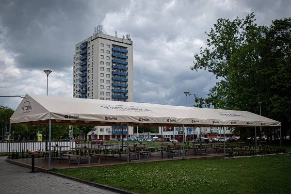 Také Viktorka v Ostravě-Porubě rozdávala plzeňské pivo