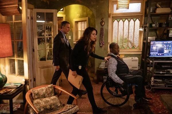 Námořní vyšetřovací služba: New Orleans - Věř mi (S05E21) (2019)