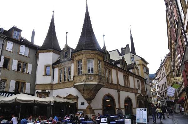 Plaça des Halles de Neuchâtel