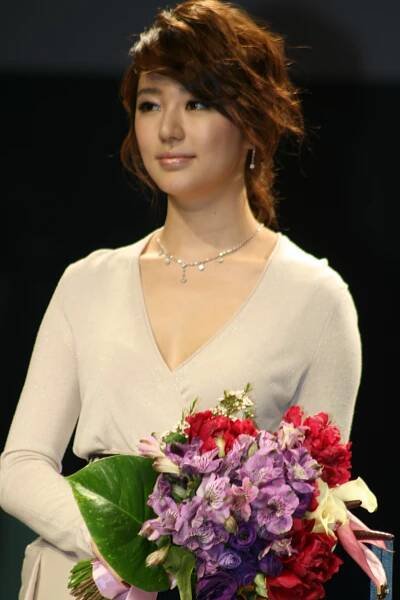 Yoon Eun-hye - Wikipedia