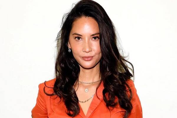 Olivia Munn Speaks Out on Anti-Asian Violence After 'Devastating' Attack on Friend's Mom