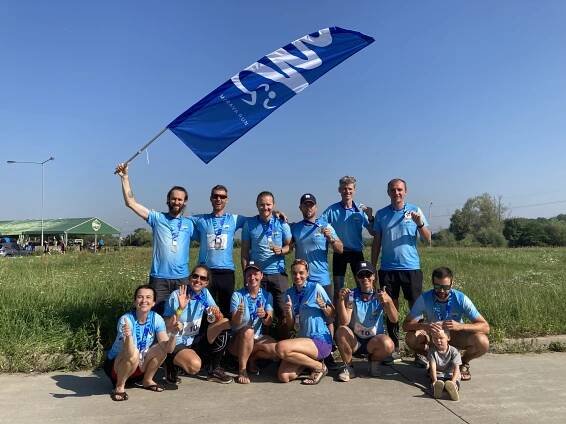 Tým „Slovácko pomáhá“ úspěšně doběhl štafetový závod Morava Run