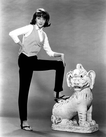 A TICKLISH AFFAIR, Carolyn Jones, 1963