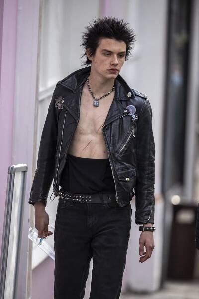 Louis Partridge on set as Sex Pistol Sid Vicious