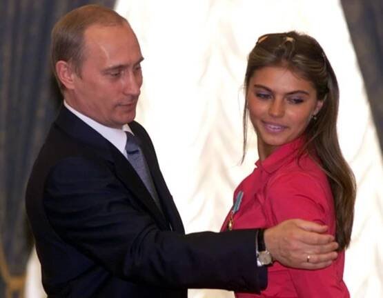 FOTO: Vladimír Putin a Alina Kabajevová v roce 2004. – stránka 607