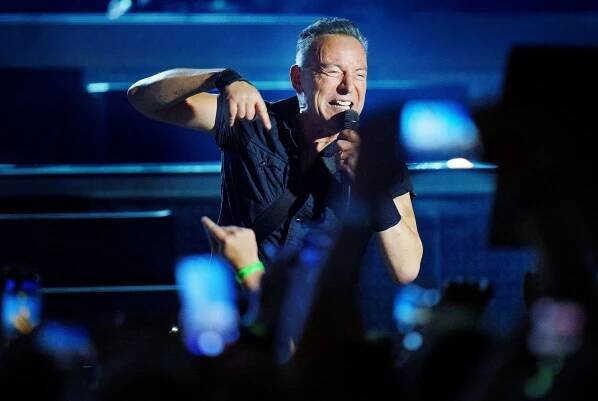 Bruce Springsteen: Because The Night