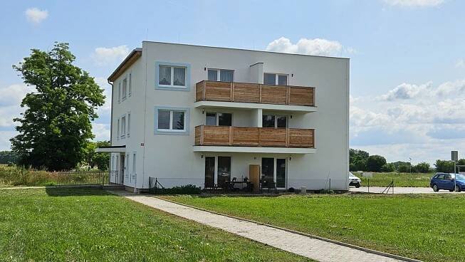Pronájem bytu 2+kk 50 m², Malátova, Městec Králové, Středočeský kraj