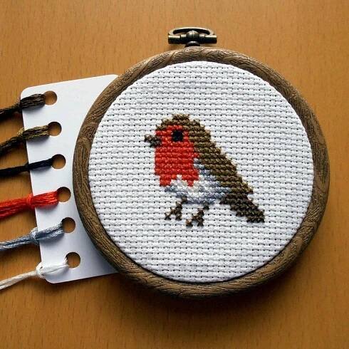 Robin Cross Stitch Kit - Beginners Counted Cross Stitch Mini Kit - DIY Decorations - Cute Bird Needlepoint - Etsy UK | Diy cross stitch, Cross stitch patterns christmas, Simple cross stitch