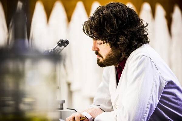 Utopia - Episode 1 - Z filmu - Tom Burke