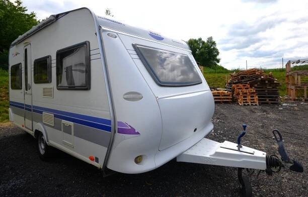 Hobby De Luxe 450 UB - Burimex s.r.o.