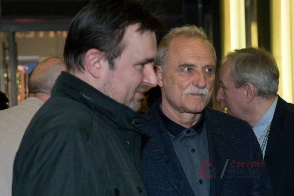 Srbský herec Lazar Ristovski navštívil Prahu a rozpovídal se o vlacích, své budoucnosti a o tom, jak se v Česku cítí jako