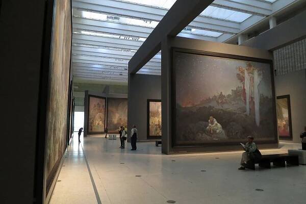 File:Overview of Veletržní Palác with The Slav Epic, Prague.JPG - Wikimedia Commons