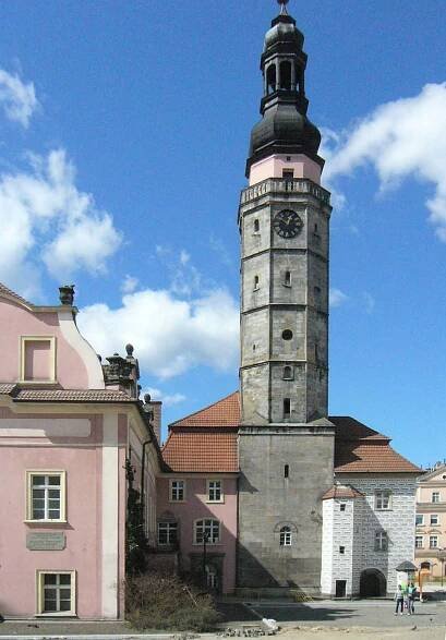 Soubor:PL Bolesławiec ratusz wieza.jpg – Wikipedie