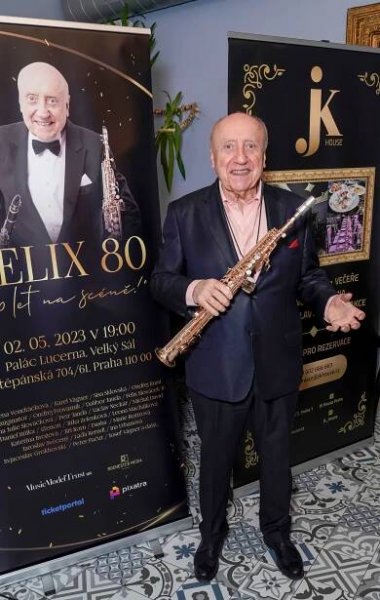 Felix Slováček zve na koncert k 60. výročí na scéně do pražské Lucerny - Spycross