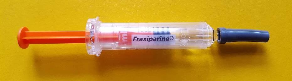 Soubor:Fraxiparine 0,4ml yellow background.jpg