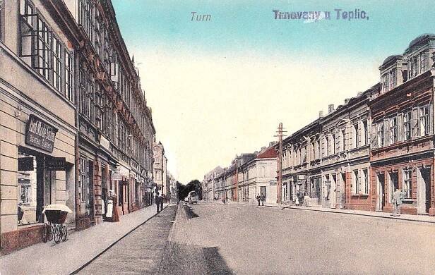 teplice trnovany kocarek pred modesalonem