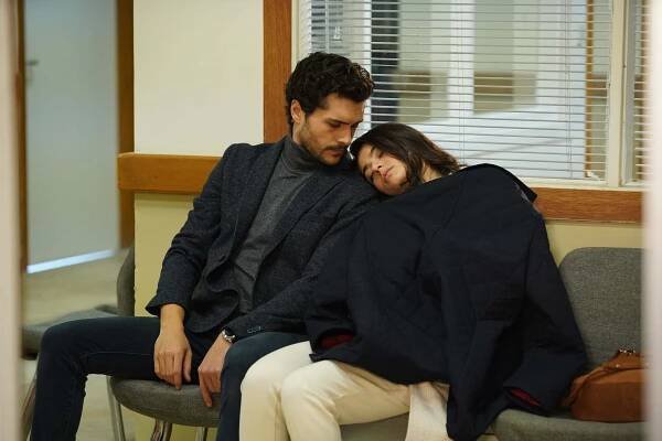 Zemheri - Episode 5 - Z filmu - Alperen Duymaz, Ayça Aysin Turan
