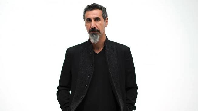SERJ TANKIAN's 'The Incandescent Pause' Exhibit Opens In Glendale, California (Video)