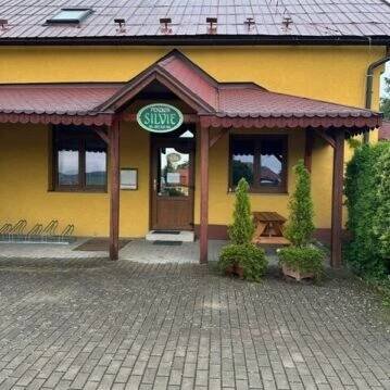 Restaurace - Penzion Silvie (Ubytování Zlín, Štípa, Zoo Lešná)