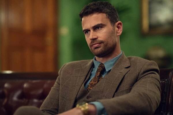 Theo James in 'The Gentlemen'. 