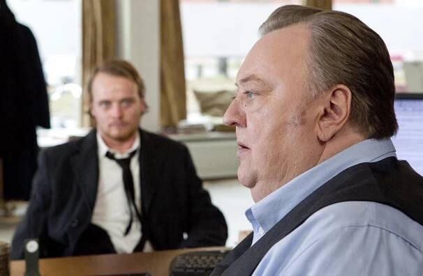 Tlusťoch - Nečekané potíže (S04E04) (2012)