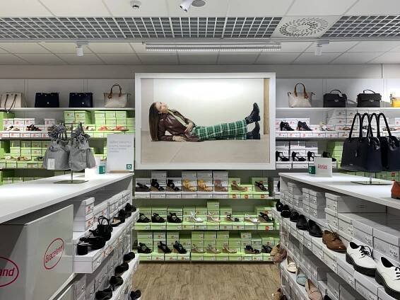 Deichmann - Shopping palace