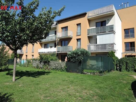 Pronájem bytu 1+kk v osobním vlastnictví 28 m², Hostivice