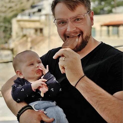 Roste jako z vody: Zpěvák Pepa Vágner se pochlubil půlroční dcerou Amelií