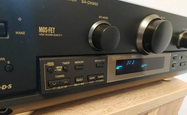 Slušný AV receiver Technics SA-DX 950, 3x digitální vstup
