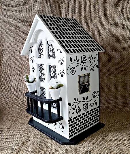 Puxa Saco de Casinha Preto e Branca | Elo7 Produtos Especiais | Casas de pássaros decorativas, Casas para passarinho pintadas, Casas brilhantes