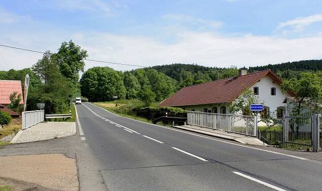 Soubor:Mochtín, Kocourov, road No. 22.jpg – Wikipedie